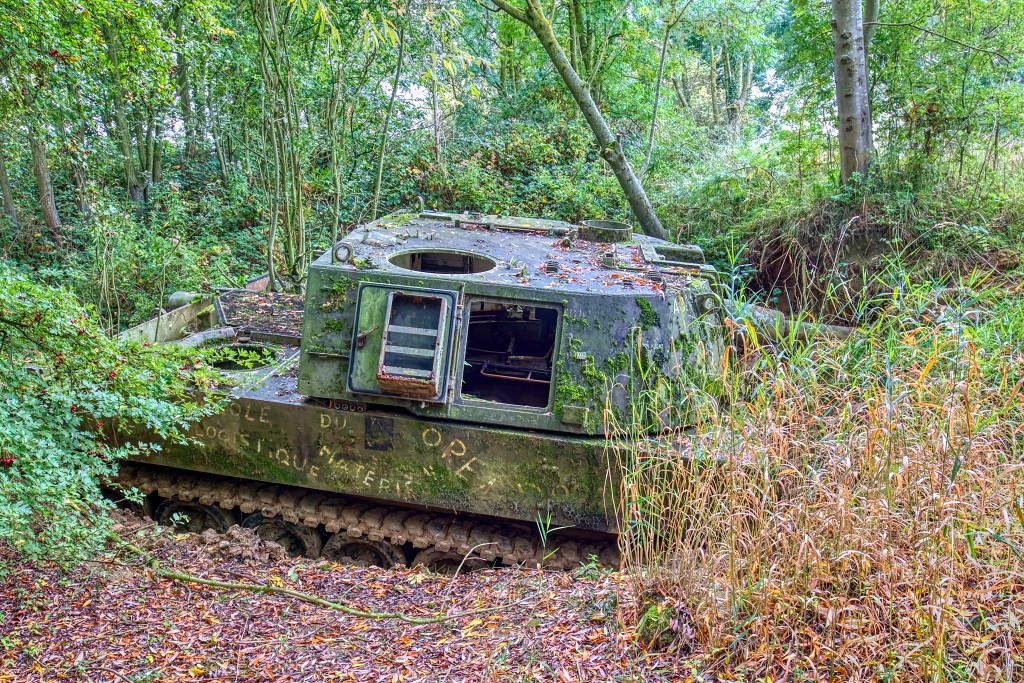 HDR urbex lost tank tanks truck trucks spitfire mig decay airplane abandoned abandonne vervallen verlaten military militair